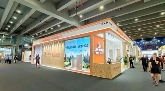 建博会迎来轻高定“材料黑马”，一家美香杉精板直击市场刚需